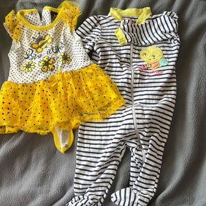 🌺 6 for $25 🌺 BEE-utiful bundle 3-6months Dress and Onesie pajama